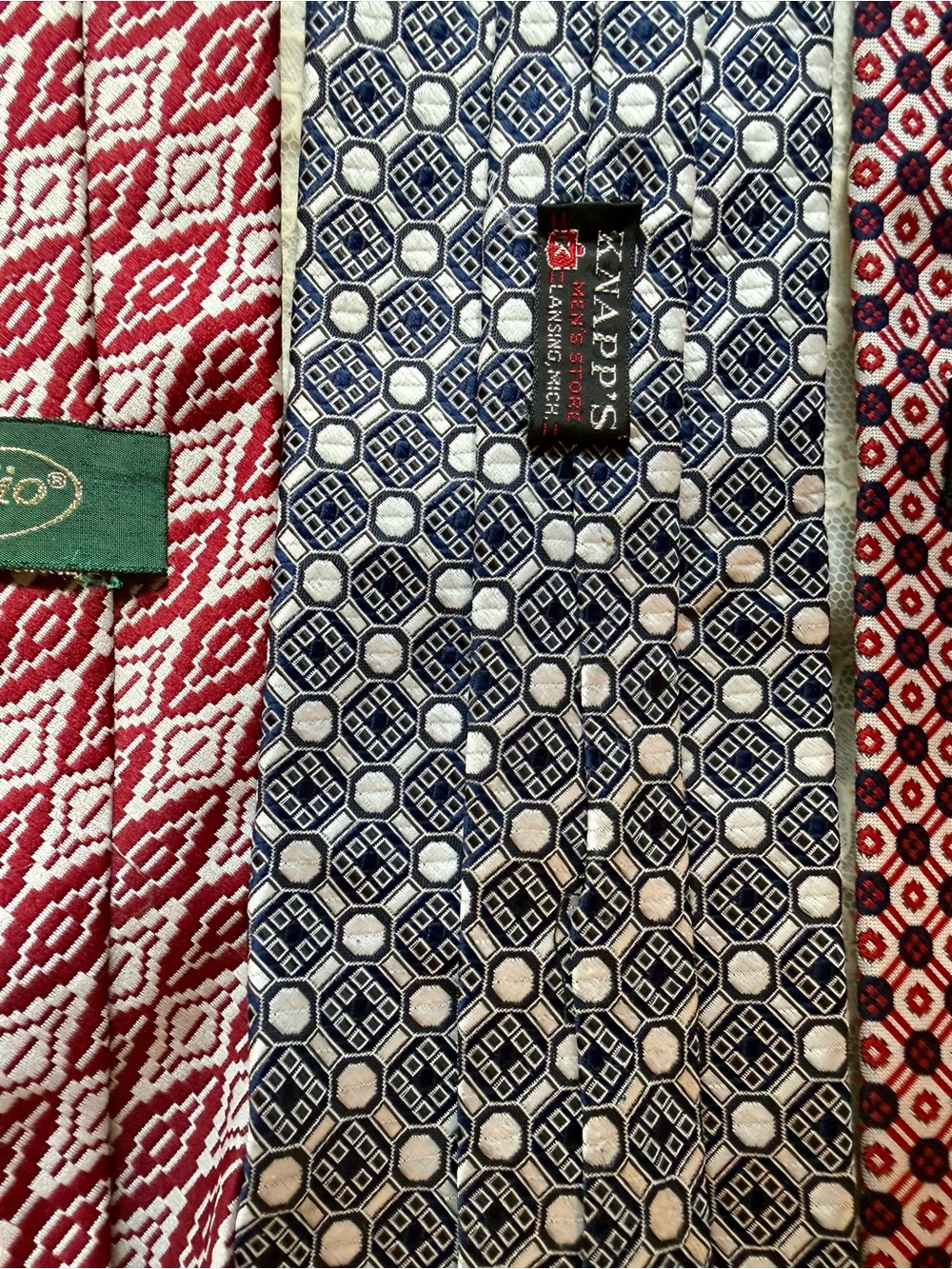 Vint Curated Geometric Necktie Trio in Red, Navy & White Wembley Resilio 1970 - Picture 8 of 11